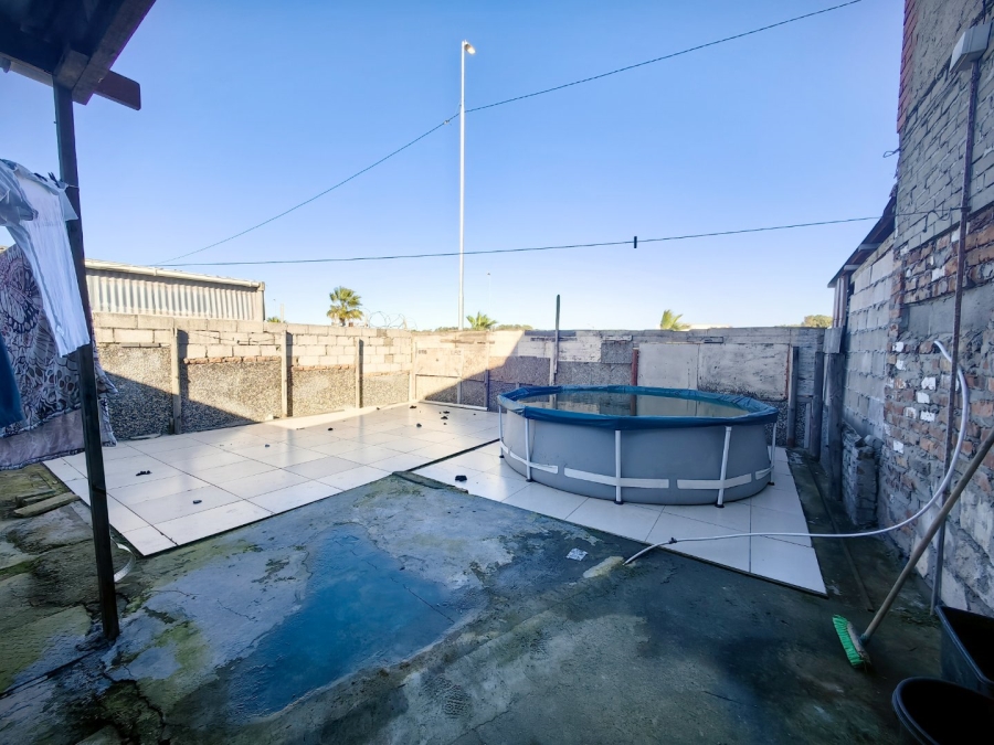 2 Bedroom Property for Sale in Lentegeur Western Cape